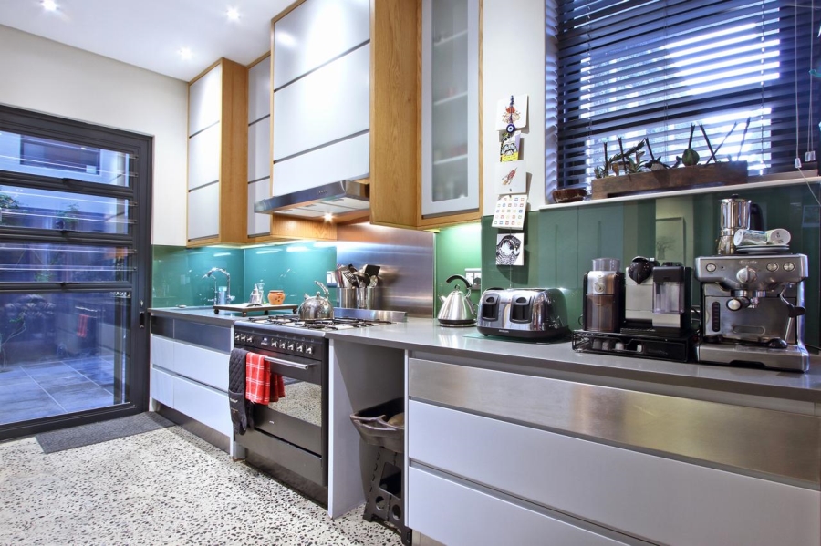 To Let 2 Bedroom Property for Rent in Green Point Western Cape